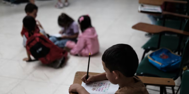 15 meses de guerra y 5.000 niños siguen sin poder ir al colegio en el Catatumbo