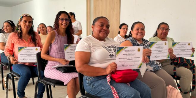 Madres comunitarias de Los Patios se gradúan y fortalecen su labor por la niñez